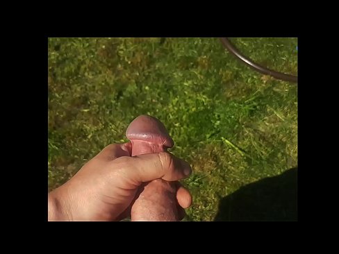 ❤️ گرم hottie پنهنجي گلابي pussy fucked حاصل ڪري ۽ هڪ اونهاري جي باغ ۾ squirt سان cums ❌ ️❤
